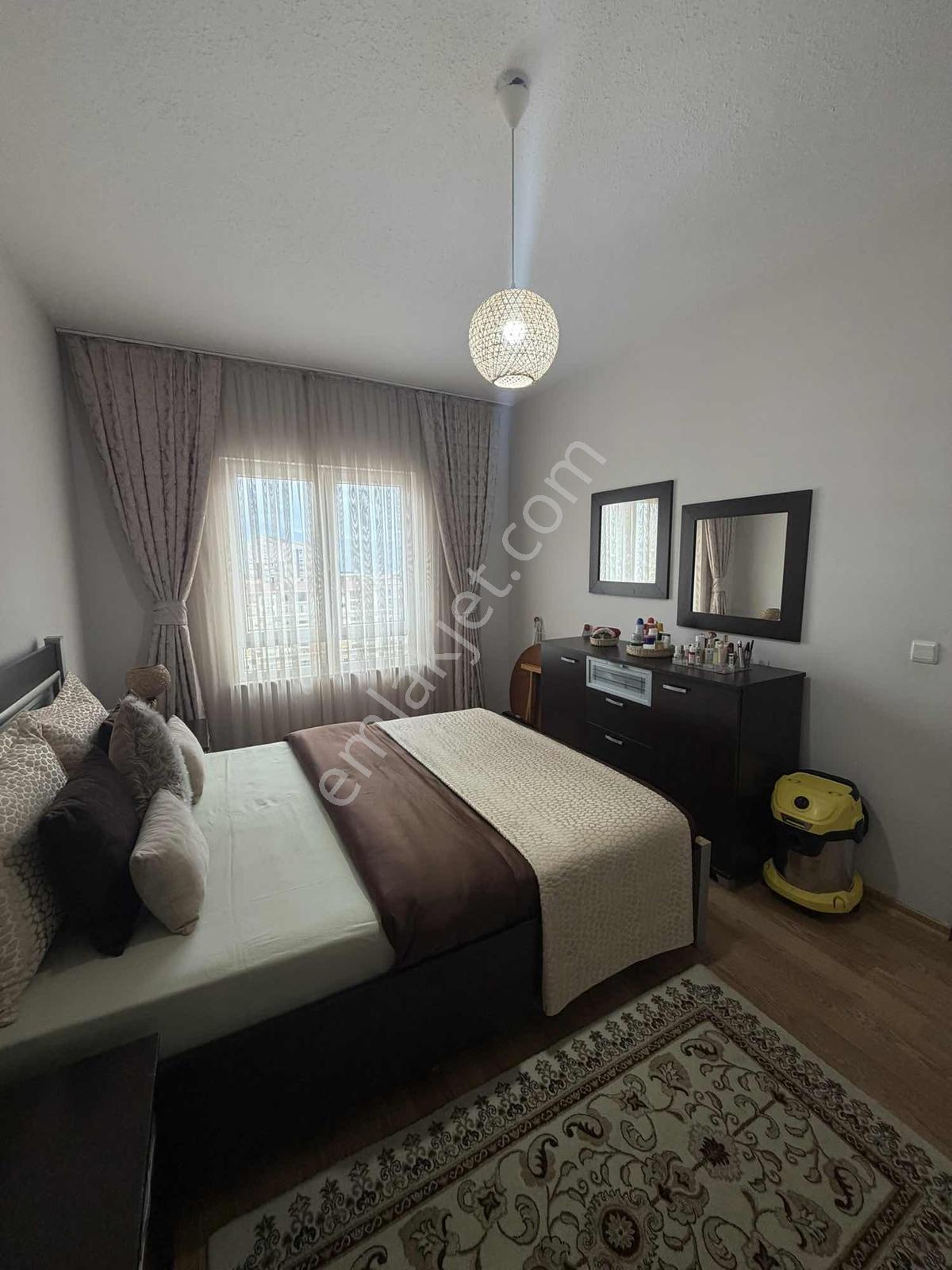 Ulugazi Toki'de İçi Yeni Yapılmış 3+1 Satılık Daire Full Kredi — fotoğraf 18
