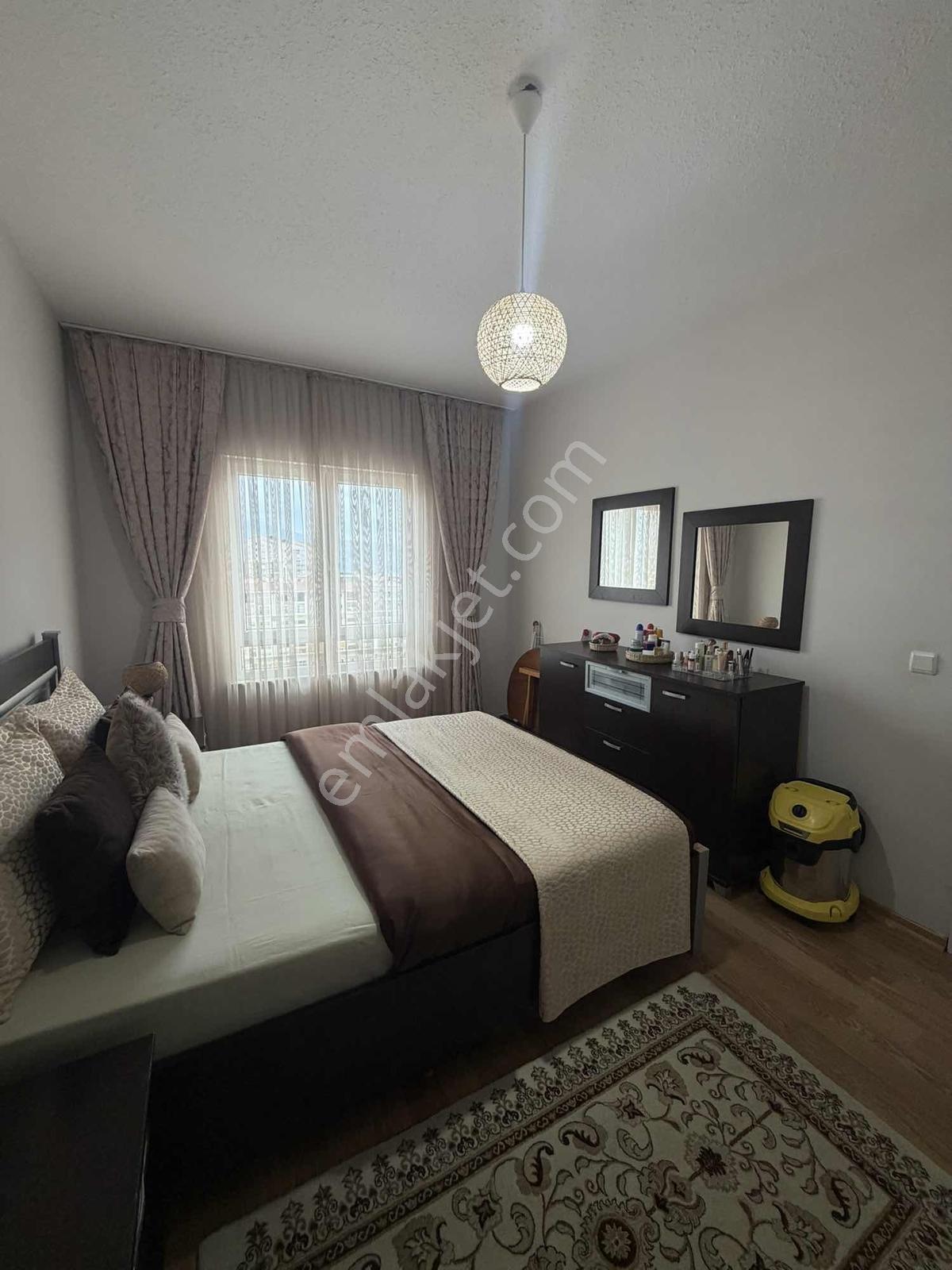Ulugazi Toki'de İçi Yeni Yapılmış 3+1 Satılık Daire Full Kredi — fotoğraf 19