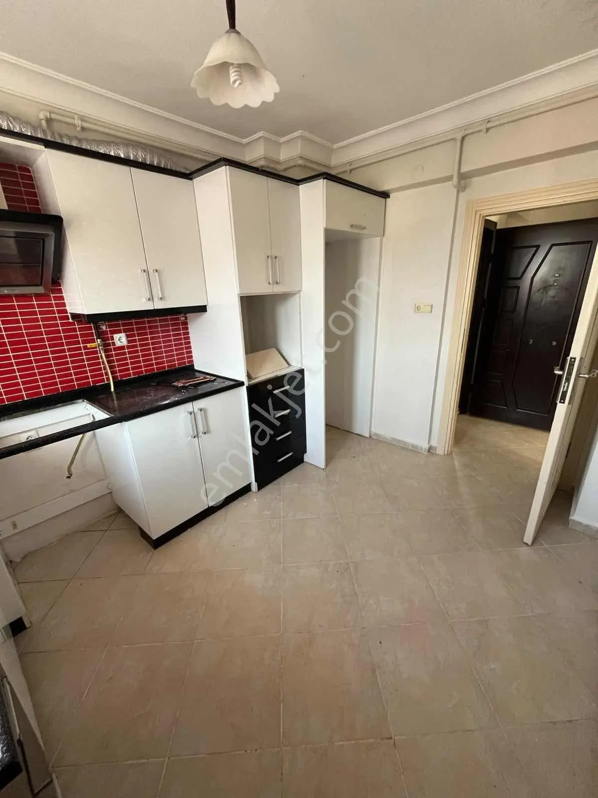 İlkadımda Şehrin Merkezinde Satılık 3+1 Full Kredili Daire! — fotoğraf 2