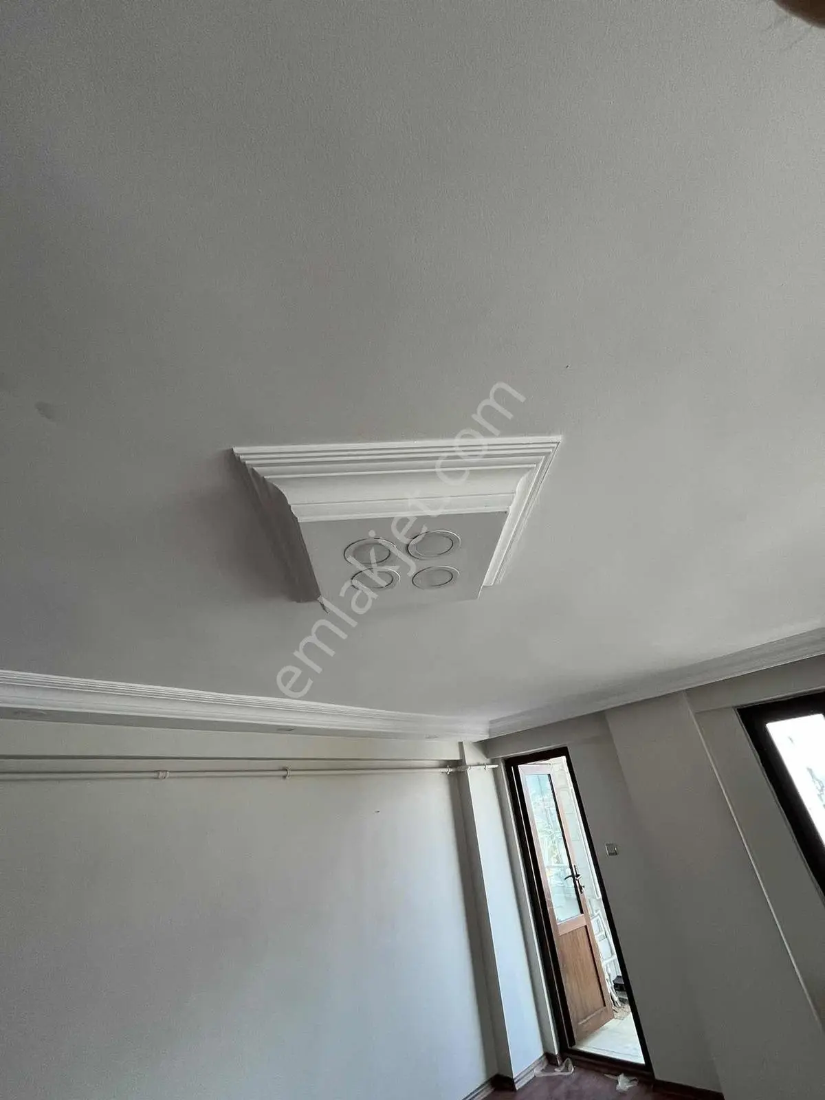 Şehrin Merkezinde, Cadde Üzerinde Satılık Geniş 2+1 Daire — fotoğraf 8