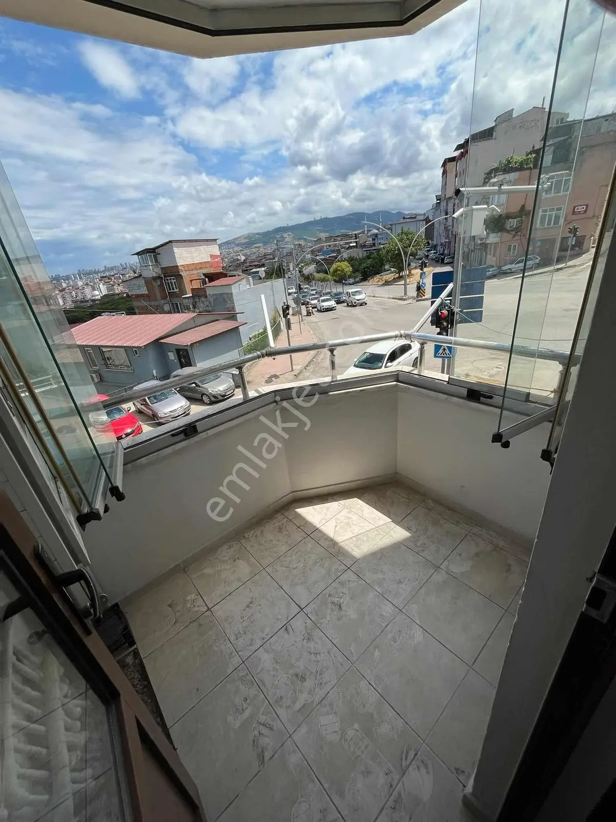 Şehrin Merkezinde, Cadde Üzerinde Satılık Geniş 2+1 Daire — fotoğraf 9