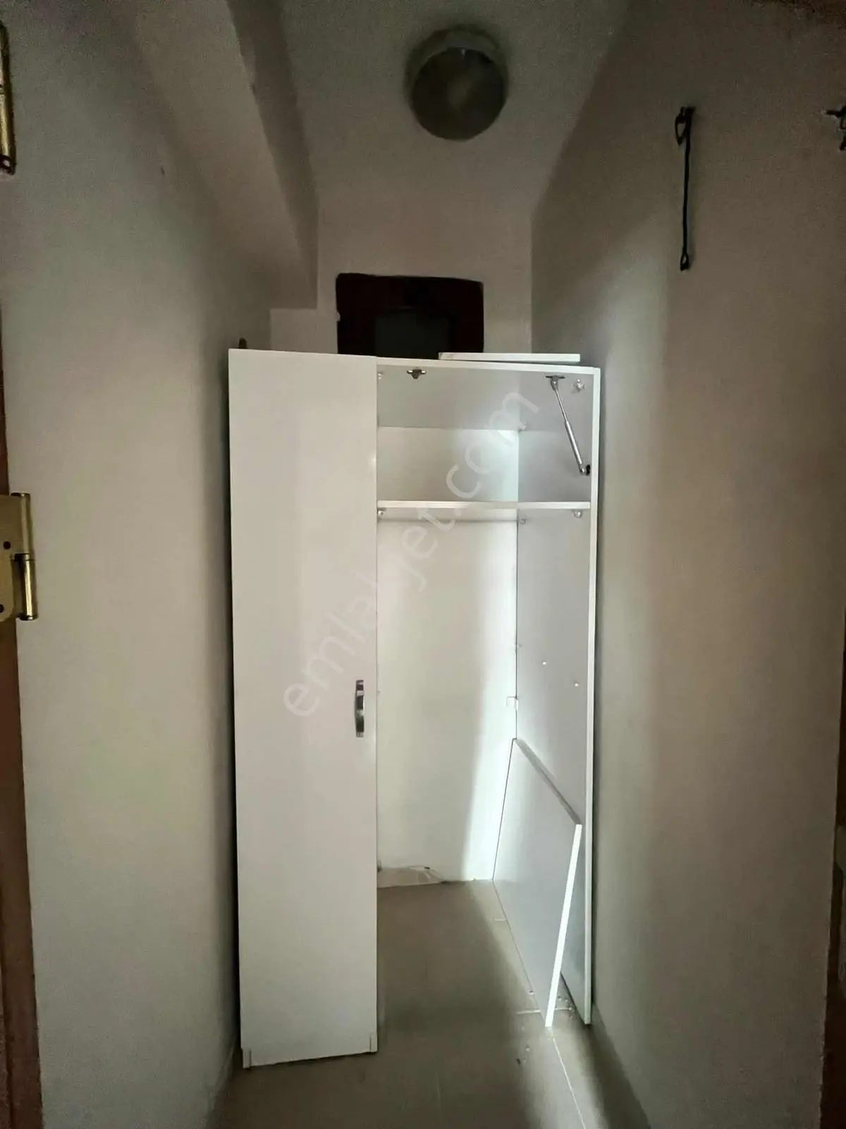 Şehrin Merkezinde, Cadde Üzerinde Satılık Geniş 2+1 Daire — fotoğraf 12
