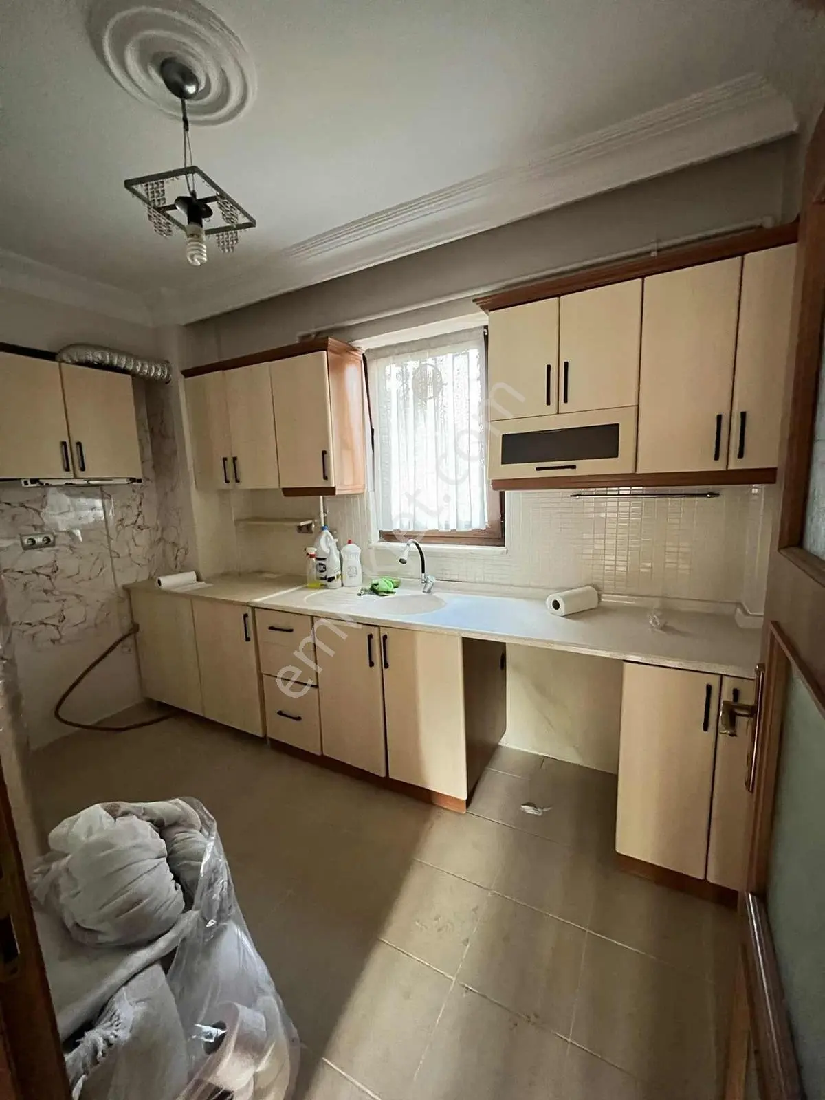 Şehrin Merkezinde, Cadde Üzerinde Satılık Geniş 2+1 Daire — fotoğraf 15