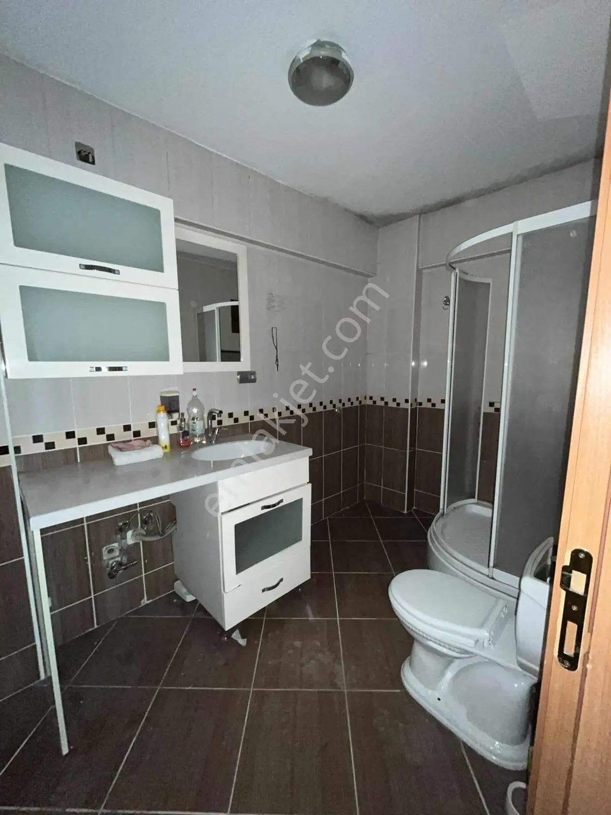 Şehrin Merkezinde, Cadde Üzerinde Satılık Geniş 2+1 Daire — fotoğraf 16