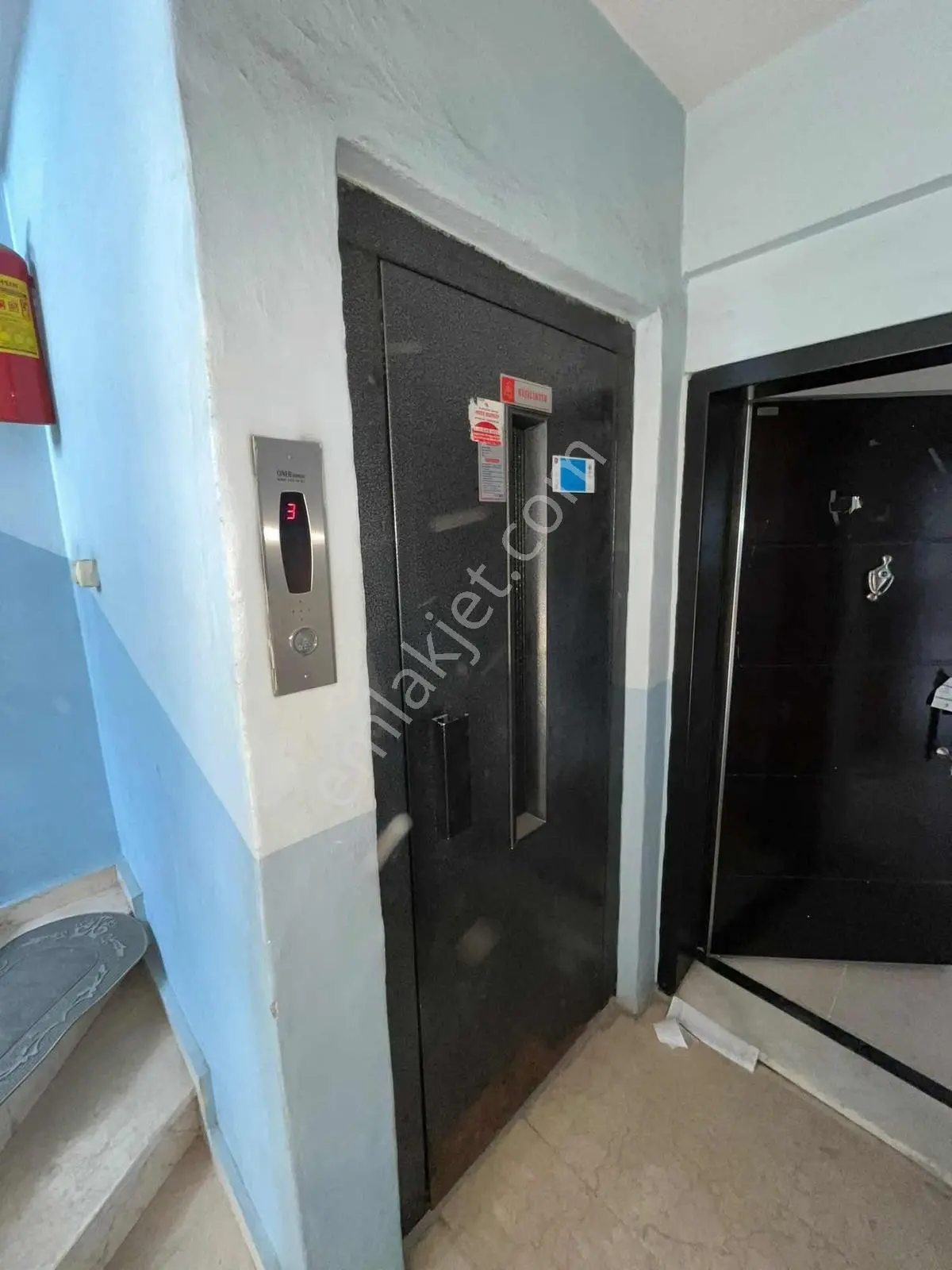 Şehrin Merkezinde, Cadde Üzerinde Satılık Geniş 2+1 Daire — fotoğraf 17