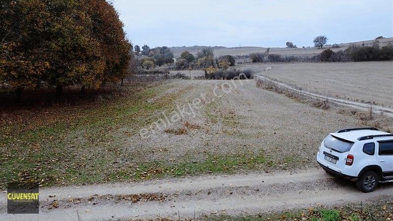 Satılık Köşe Parsel, 2290m², Yola Cepheli, Su Olanaklı Arazi