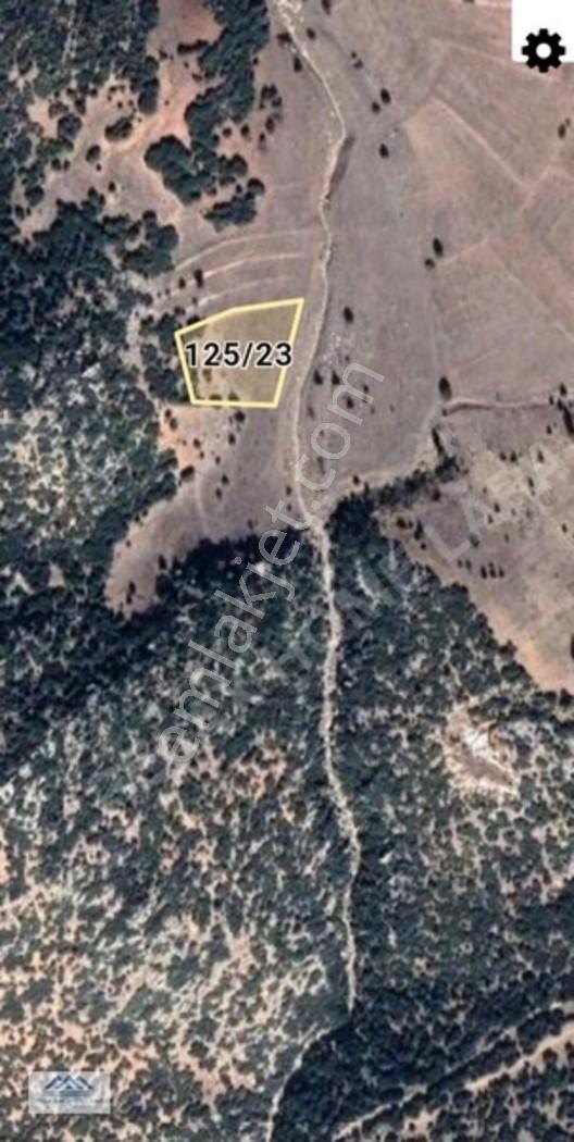 Yeşilova Yarışlıda 3003 M2 Köy'e Yakın Satılık Arazi — fotoğraf 2