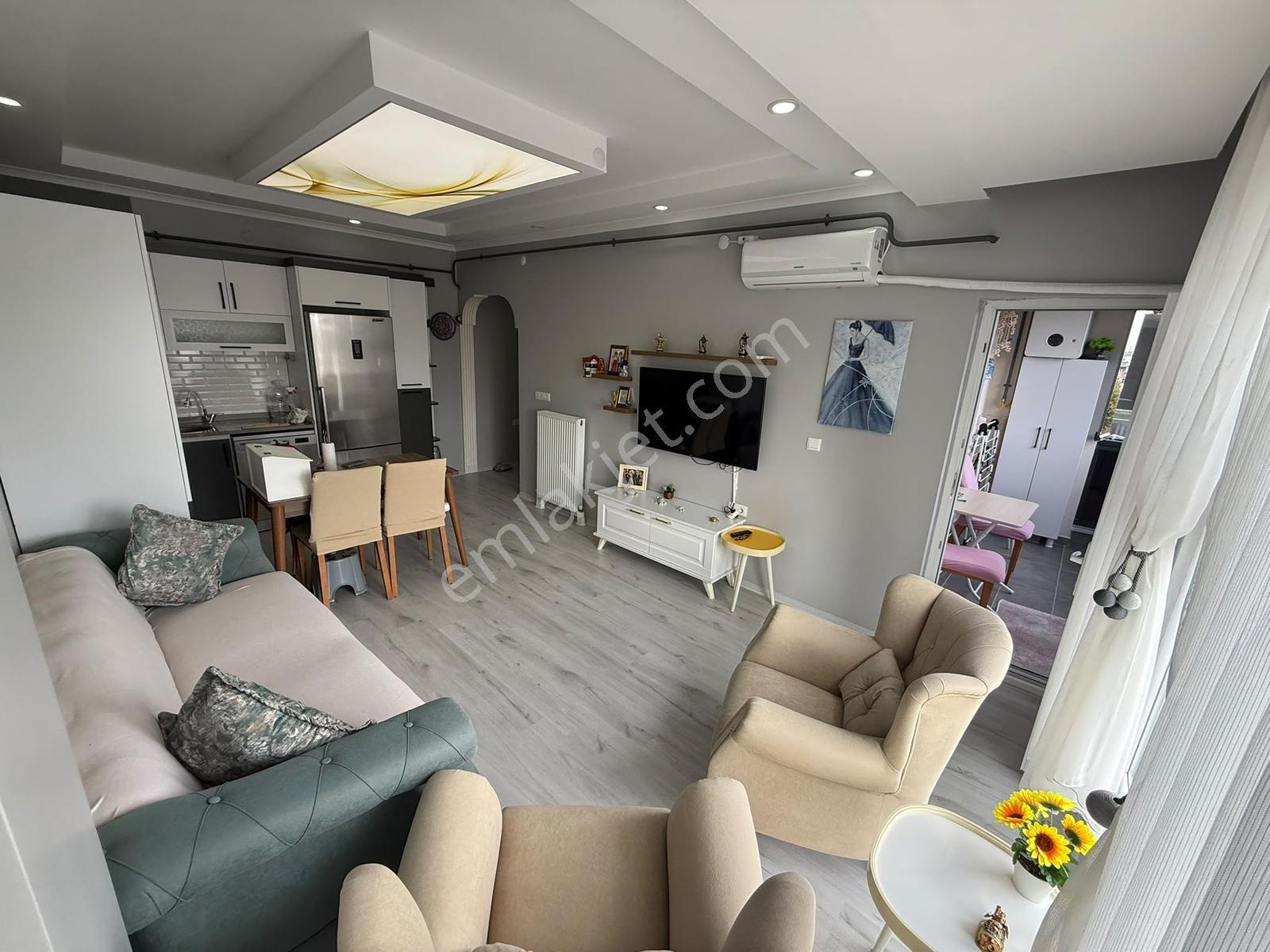 Kumbağ Mah Deniz Manzaralı Cadde Üzerinde Site İçinde İskanlı2+1
