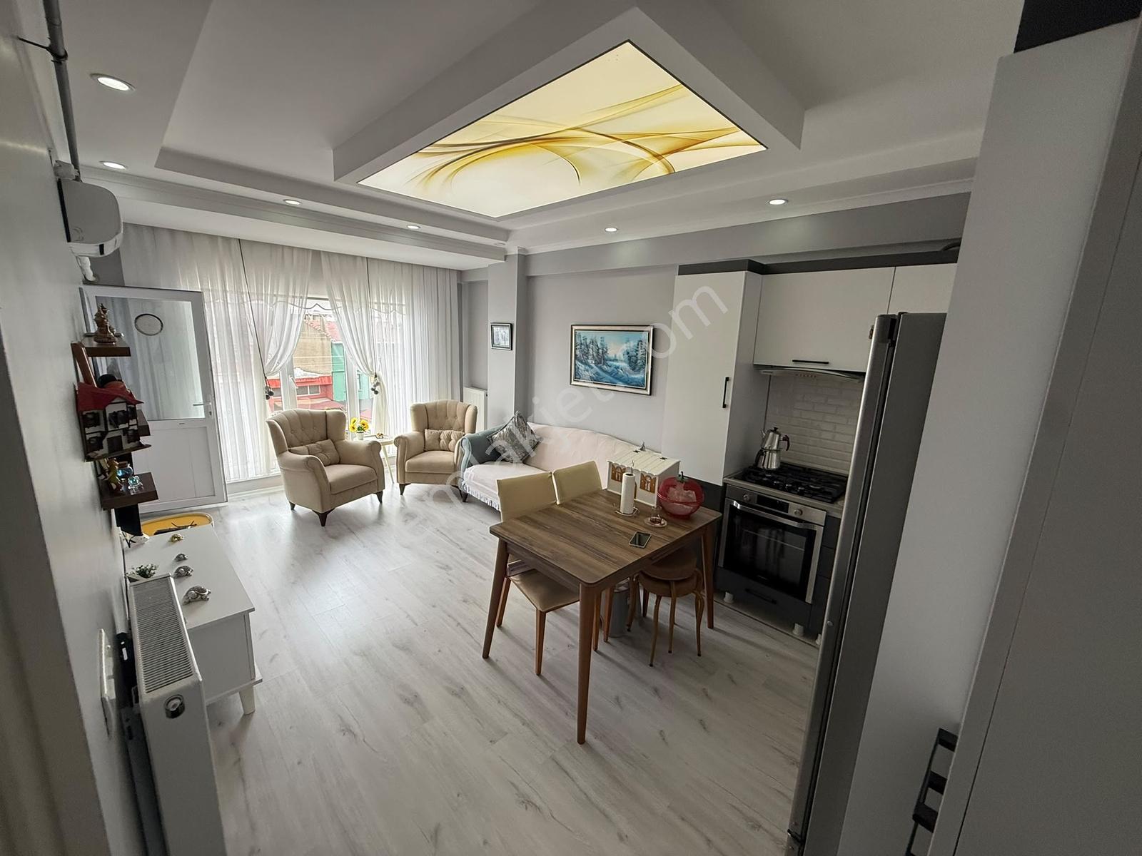 Kumbağ Mah Deniz Manzaralı Cadde Üzerinde Site İçinde İskanlı2+1 — fotoğraf 3