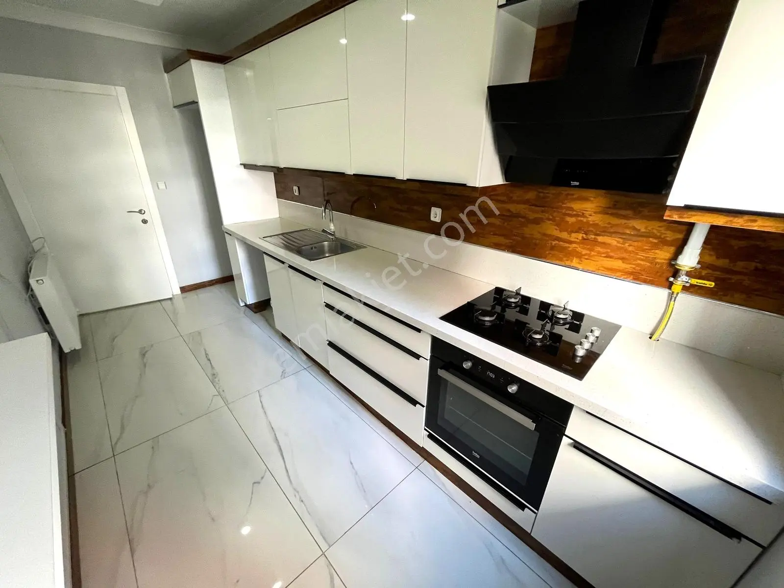 Yetkili Gümüşden Akçayda Full Kredili Doğalgazlı Denize 600m Şahane 2+1 Satılık Daire — fotoğraf 13
