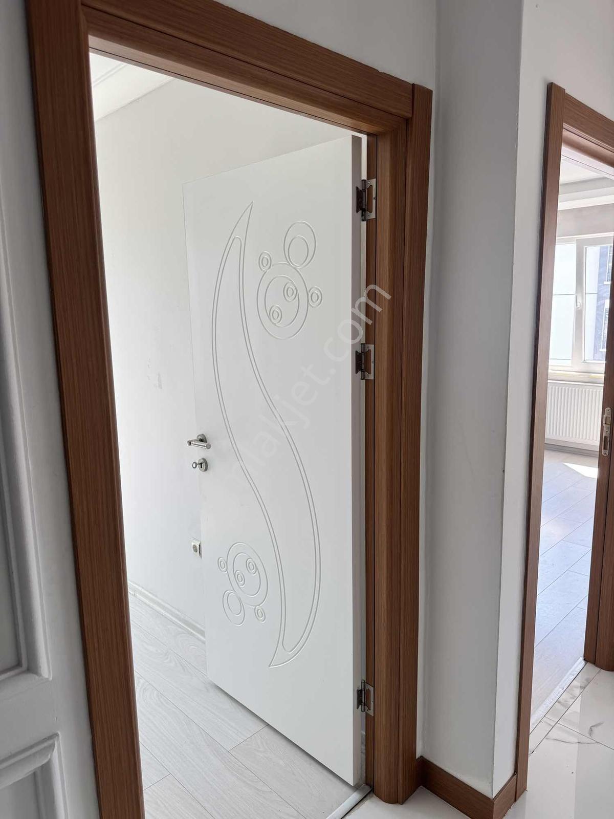 Tepecik Mh Lüks Cadde Üzerinde Özel Dizayn 3+1 Daire — fotoğraf 4