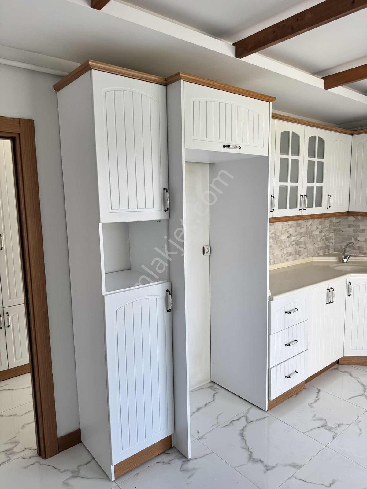 Tepecik Mh Lüks Cadde Üzerinde Özel Dizayn 3+1 Daire — fotoğraf 8