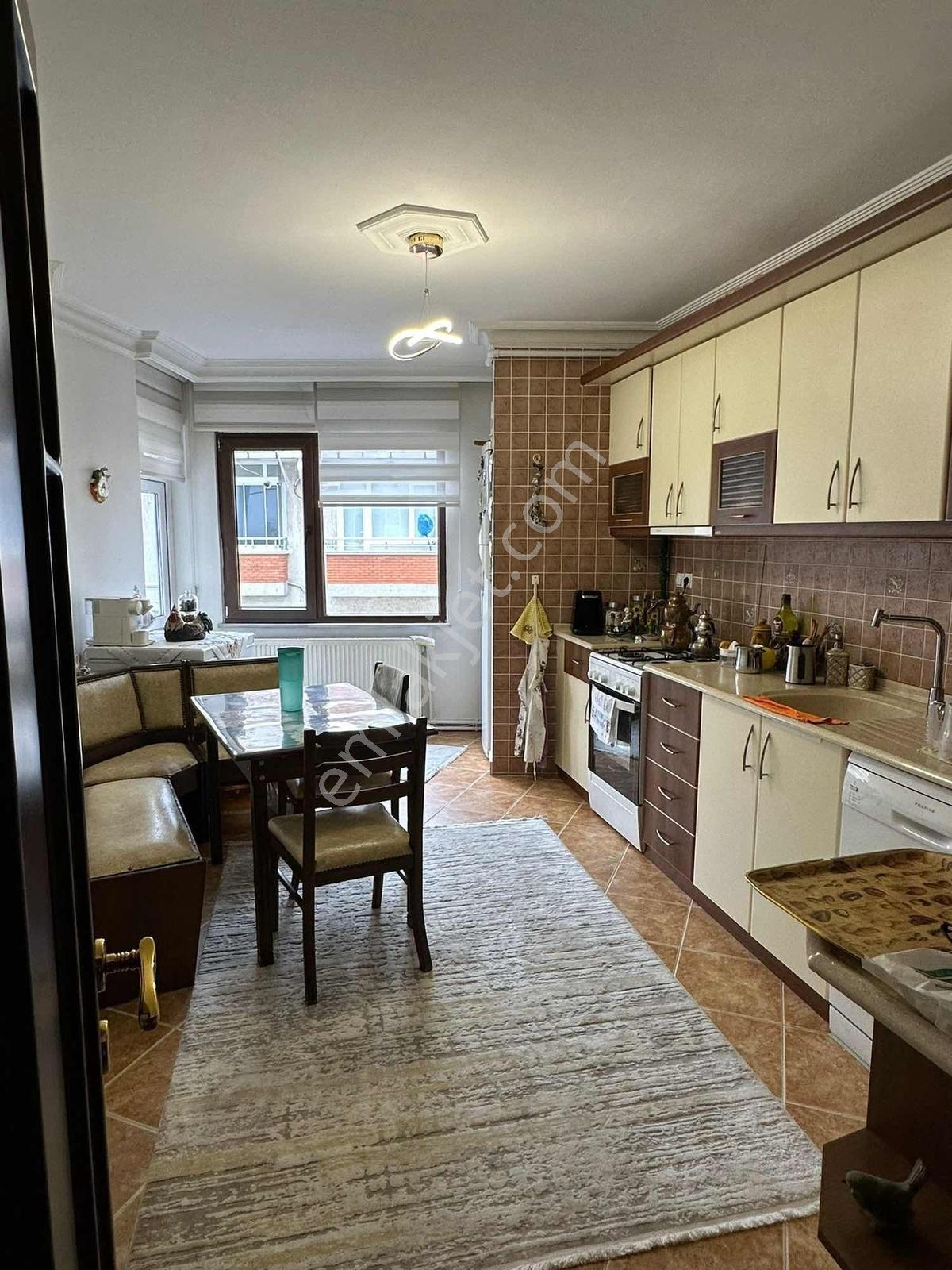 Cb.amazon'dan İlkadım 56'lar Merkezi Ve Prestijli Satılık 3+1 — fotoğraf 5