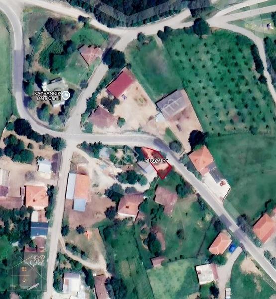 Adapazarı Kayrancık Köy İçinde İmarlı Satılık Köşe Parsel