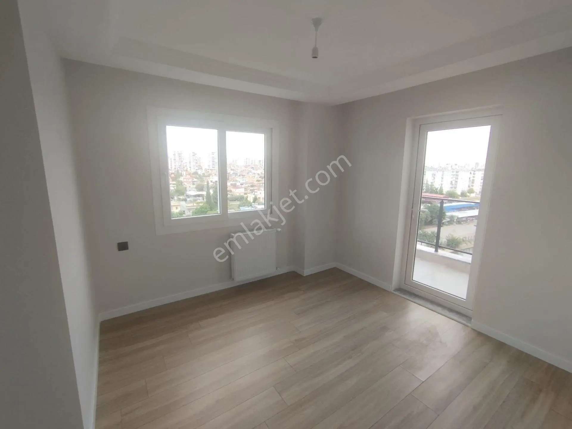 Cadde Üzerinde Sitede 2+1 Ebeveyn Banyolu Doğalgazlı Sıfır Lüks Daire — fotoğraf 5