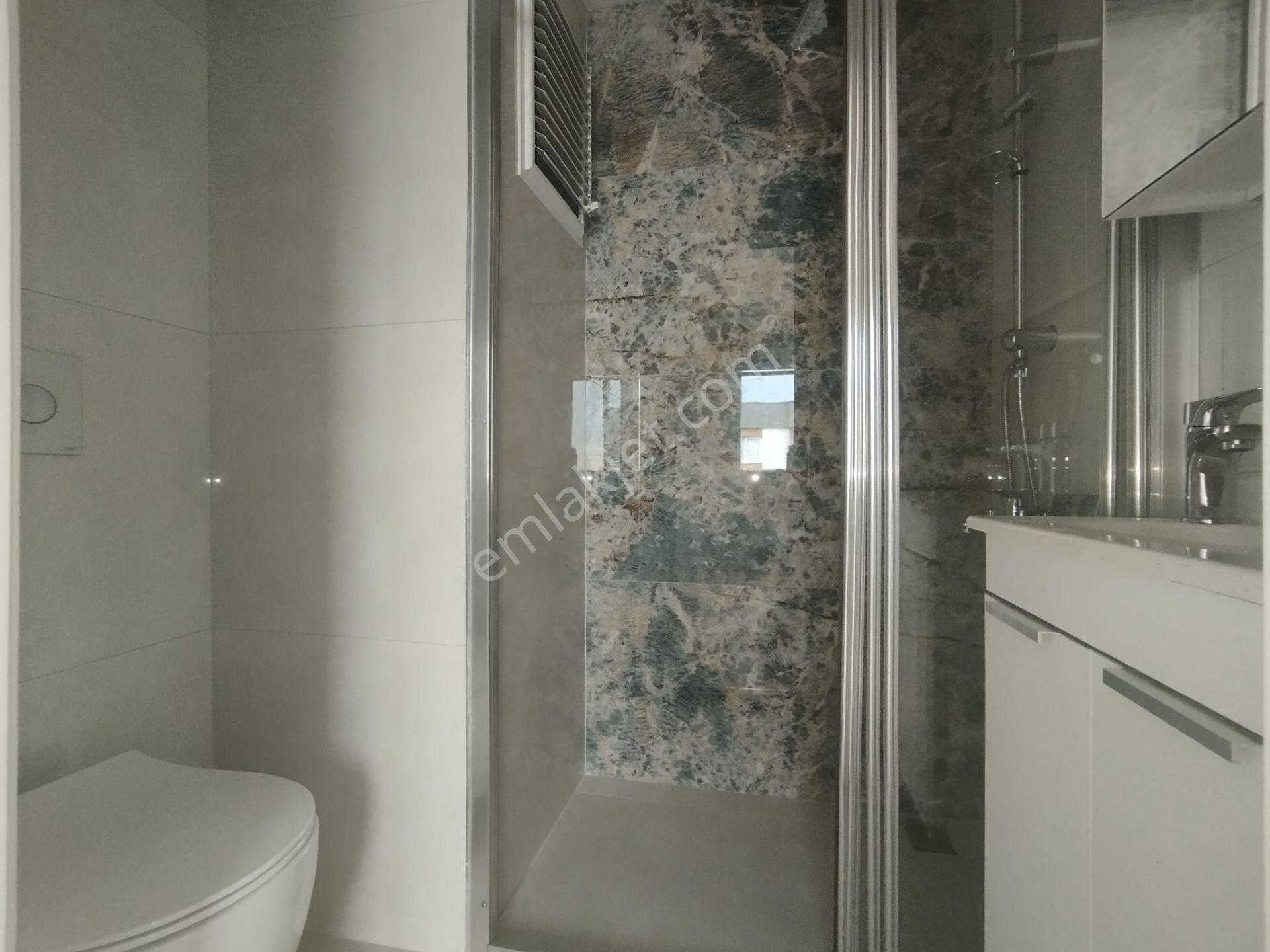 Cadde Üzerinde Sitede 2+1 Ebeveyn Banyolu Doğalgazlı Sıfır Lüks Daire — fotoğraf 9