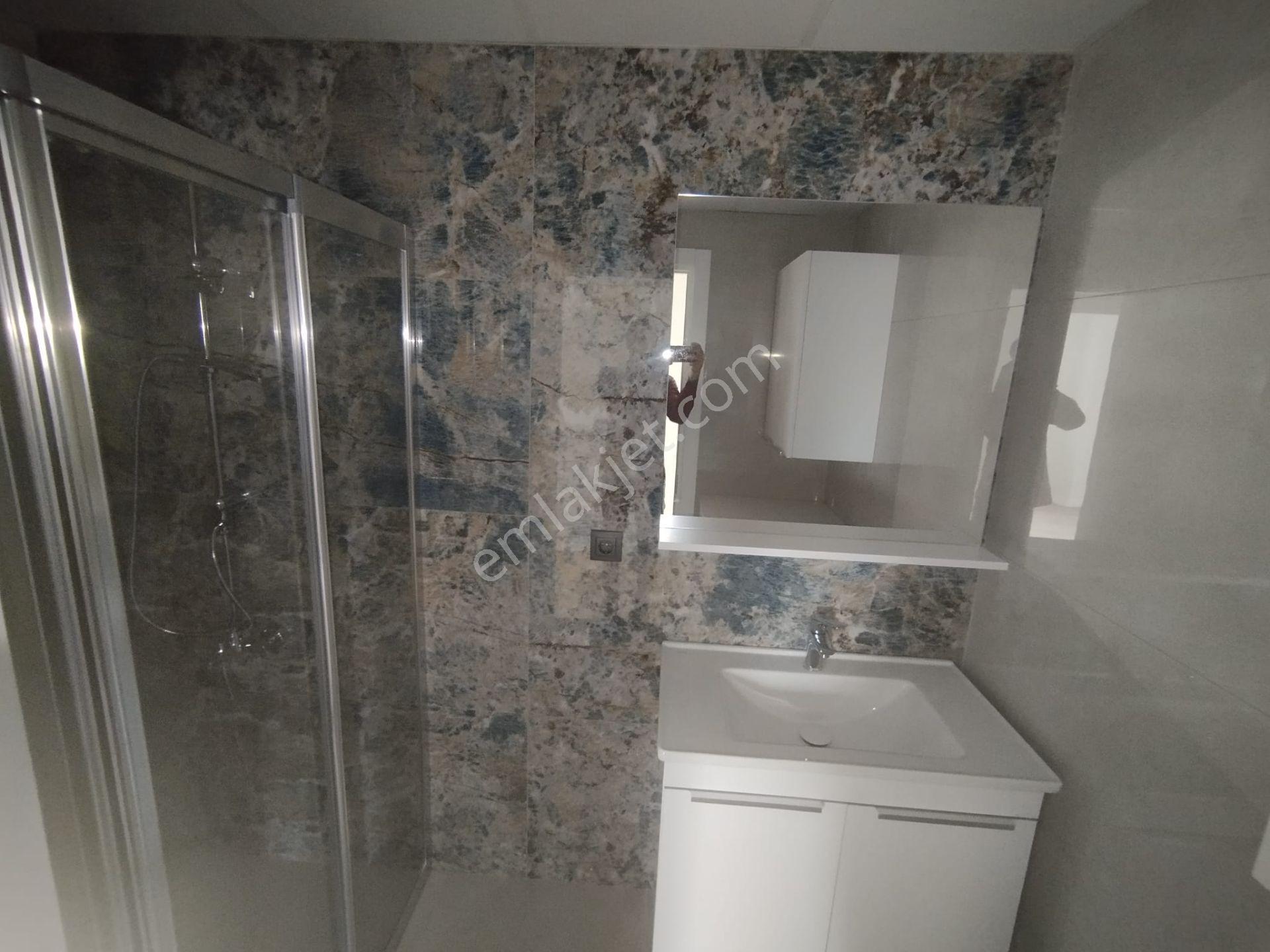 Cadde Üzerinde Sitede 2+1 Ebeveyn Banyolu Doğalgazlı Sıfır Lüks Daire — fotoğraf 14