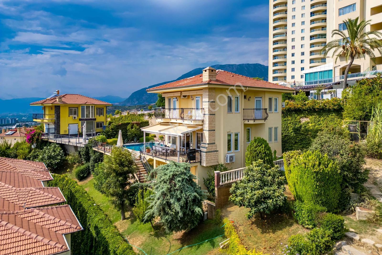 Gold City De Satılık 5+2 Müstakil Villa