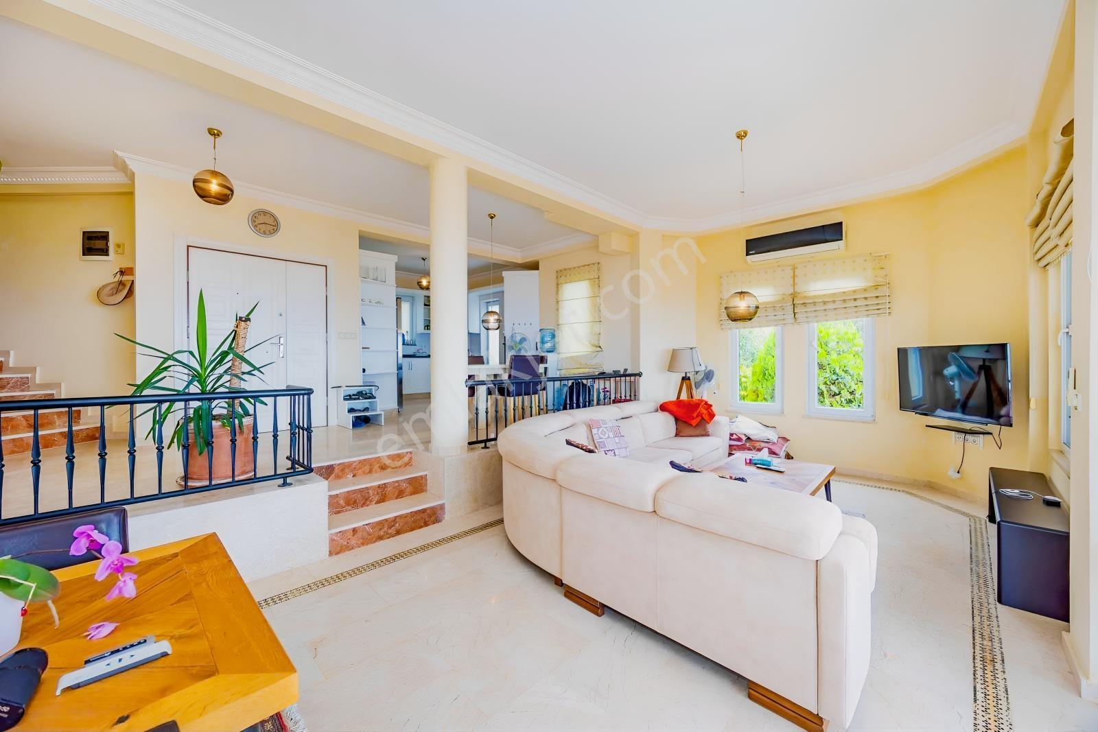 Gold City De Satılık 5+2 Müstakil Villa — fotoğraf 11