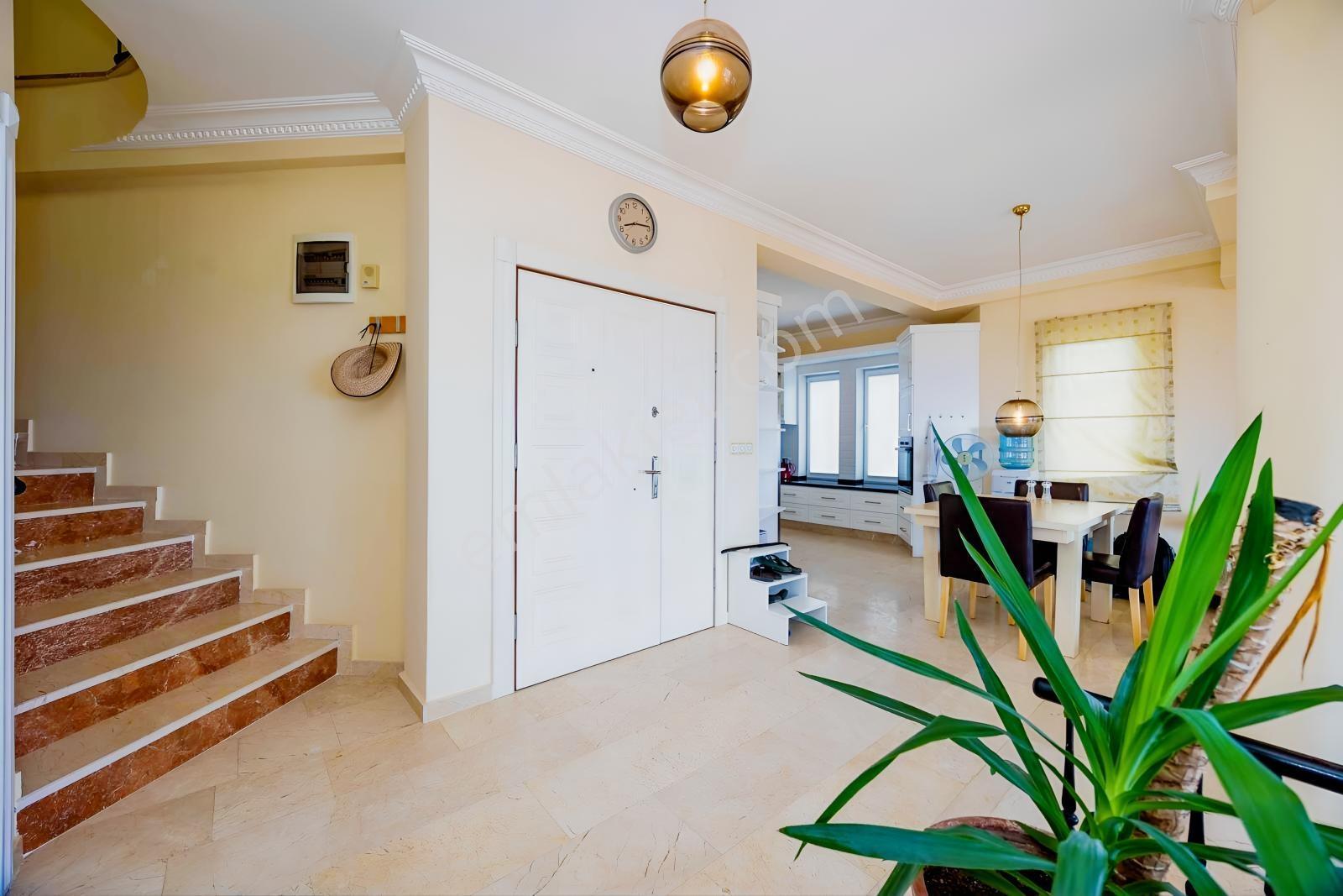 Gold City De Satılık 5+2 Müstakil Villa — fotoğraf 13