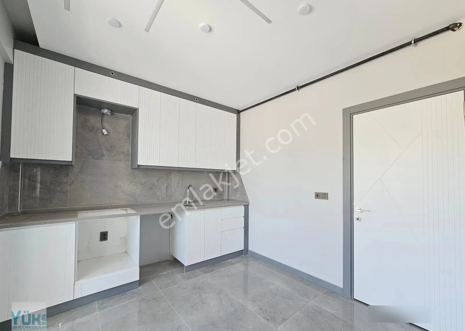 Denizli Gümüşçay Mahallesinde 2+1 110 M2 Hükümet Konağına Yakın Satılık Daireler