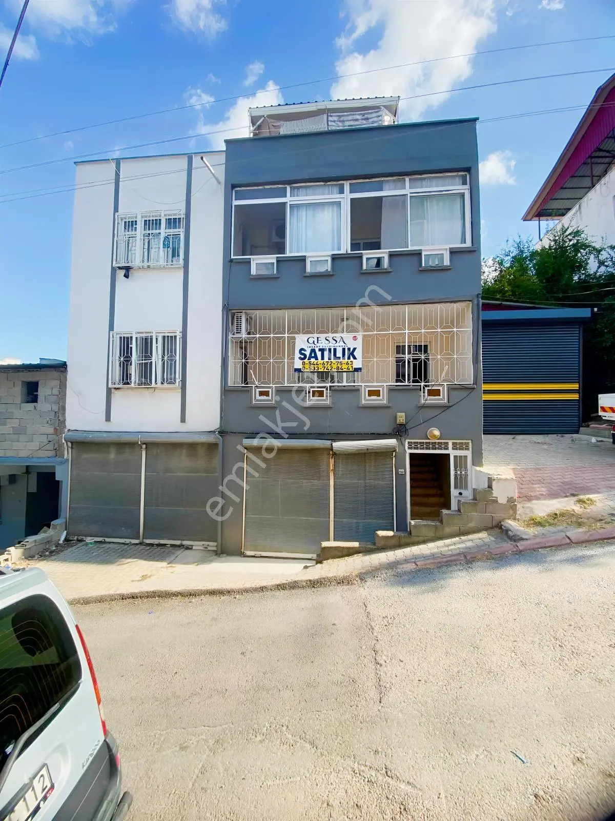 Toroslar Akbelende 2 Daire 1 Dükkan Komple Satılık Müstakil Bina