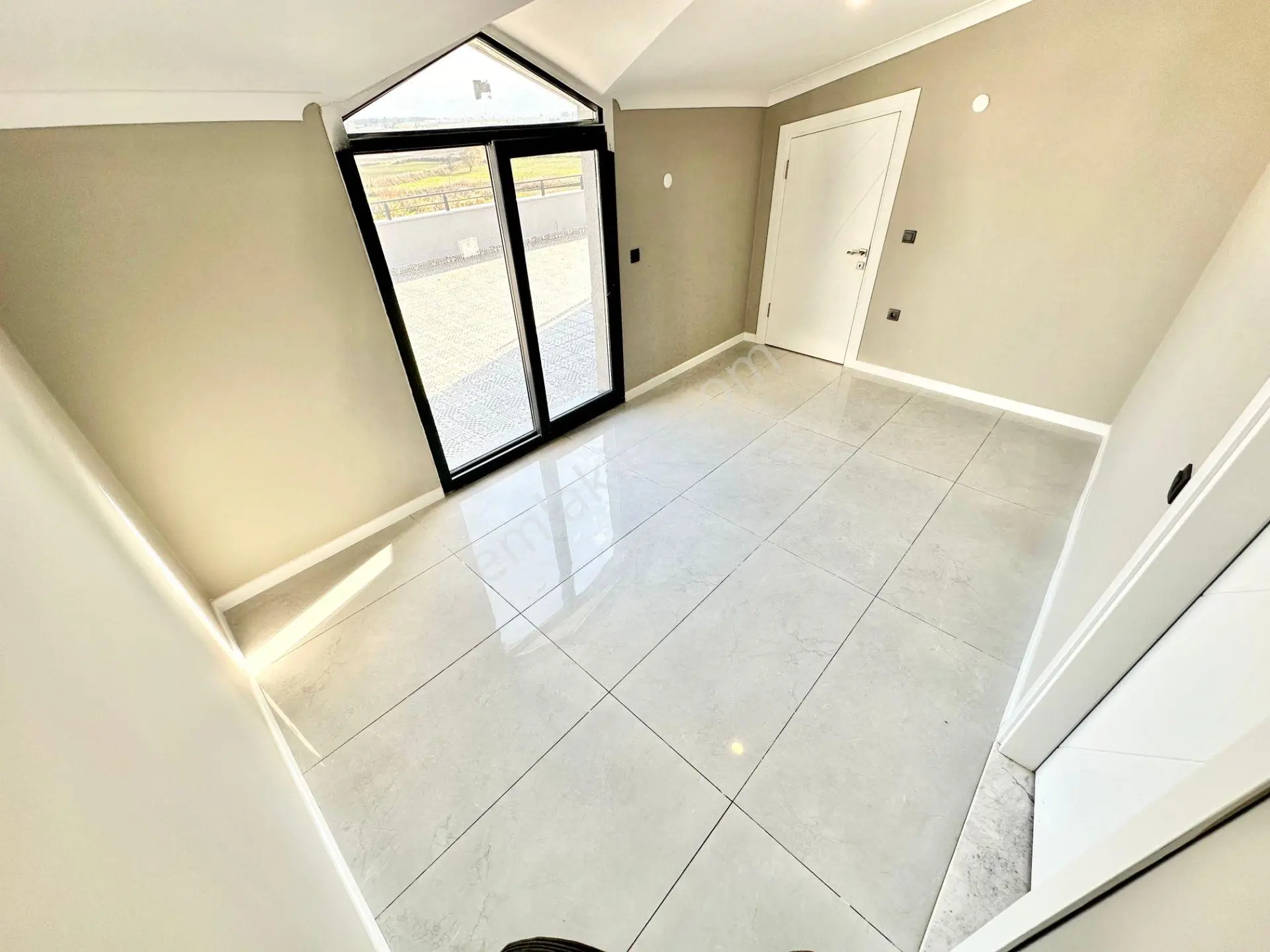 ꧁ay Emlaktan꧂akçay'da Muhteşem Konumlu Denize Manzaralı Satılık 3+1 Teraslı Dublex Daire — fotoğraf 24