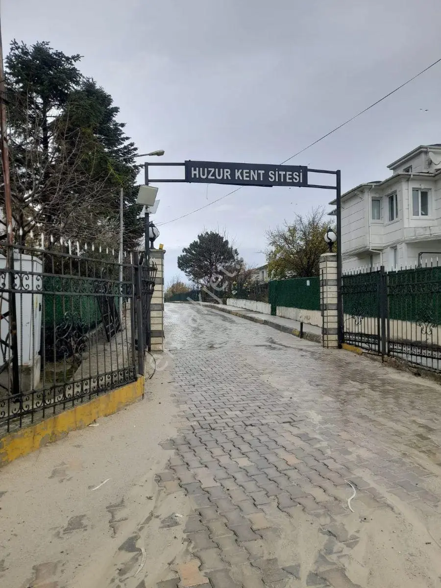 Huzurkent Sitesi İçerisinde 209 M² Arsa | Dubleks Mesken Tapulu — fotoğraf 9