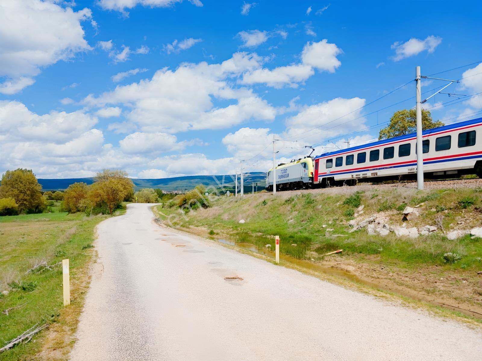 Balıkesir Dursunbey'de Köy İçi Yola Cepheli Arsa ! — fotoğraf 5