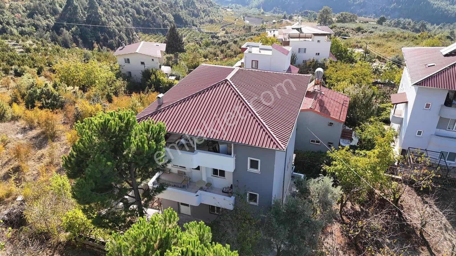 Yeniköy'de Masrafsız 3 Katlı Müstakil Ev 280 M² Arsa Üzerinde — fotoğraf 6