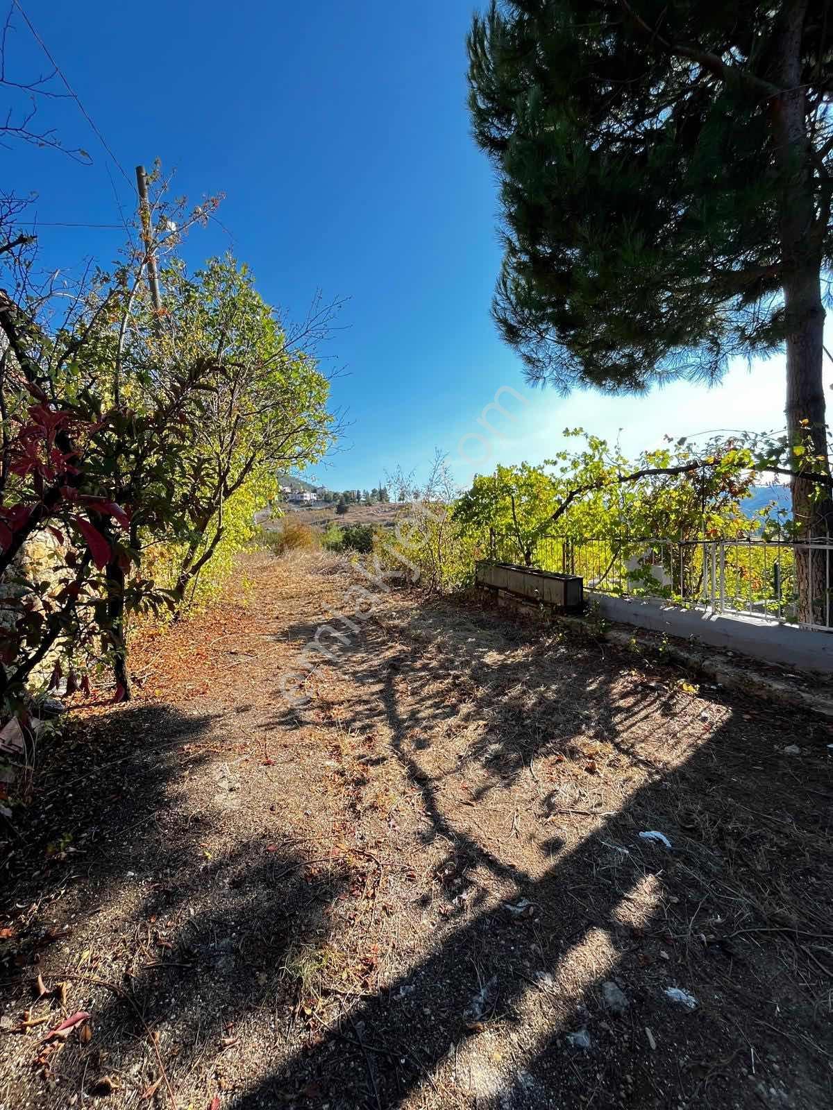 Yeniköy'de Masrafsız 3 Katlı Müstakil Ev 280 M² Arsa Üzerinde — fotoğraf 8