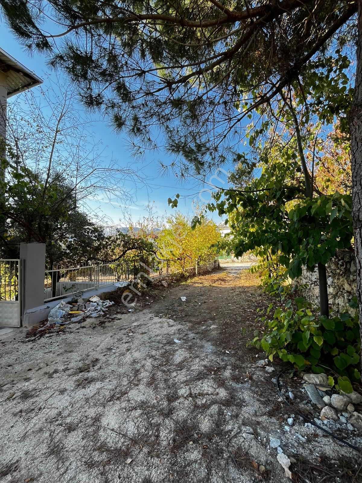 Yeniköy'de Masrafsız 3 Katlı Müstakil Ev 280 M² Arsa Üzerinde — fotoğraf 9