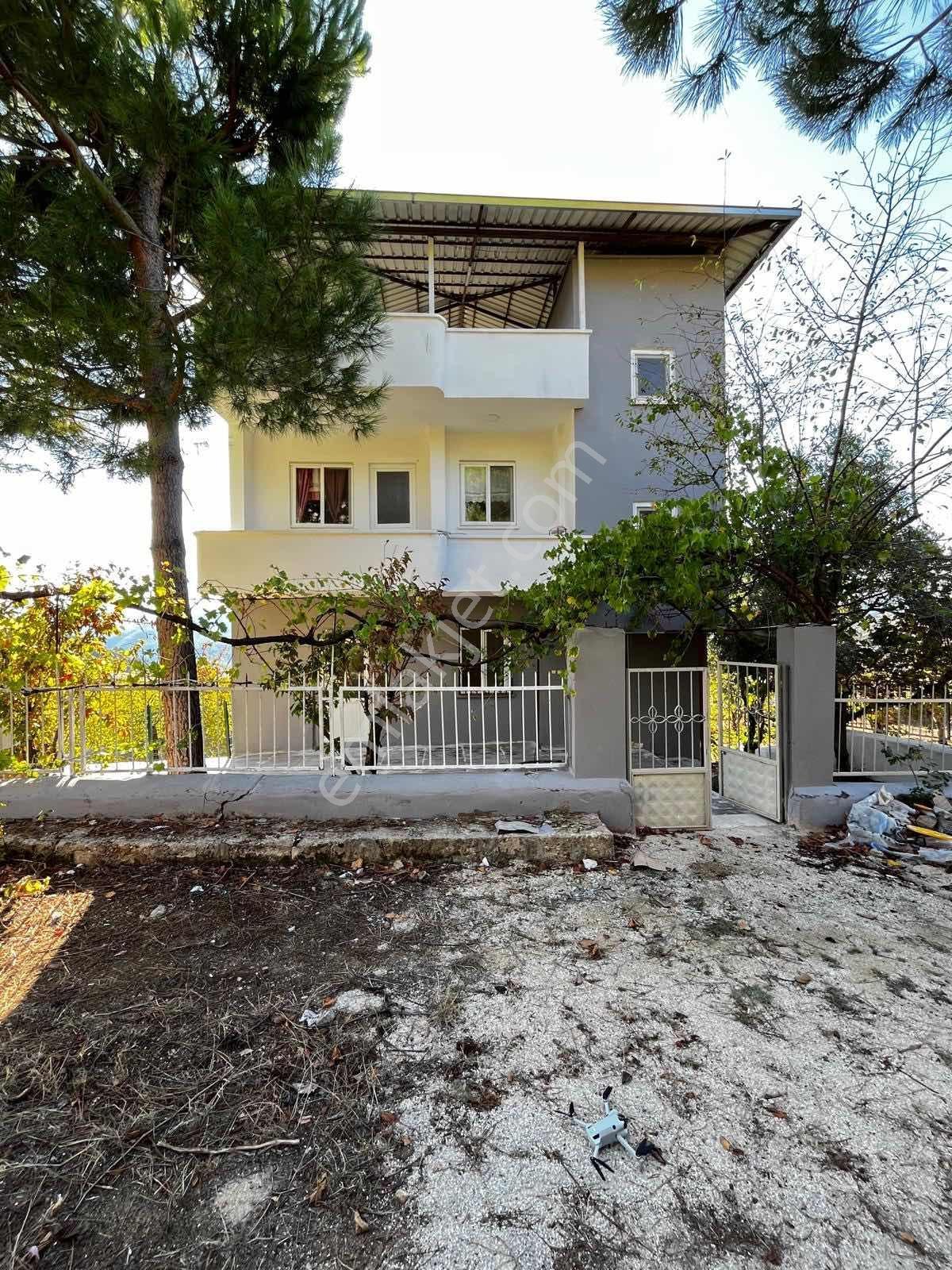 Yeniköy'de Masrafsız 3 Katlı Müstakil Ev 280 M² Arsa Üzerinde — fotoğraf 10