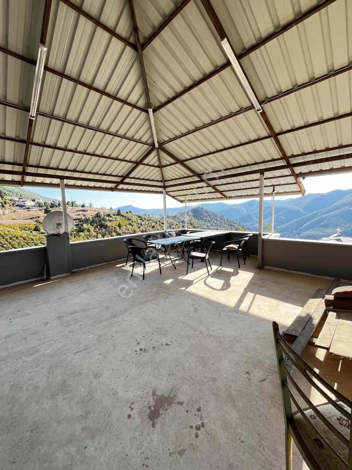 Yeniköy'de Masrafsız 3 Katlı Müstakil Ev 280 M² Arsa Üzerinde — fotoğraf 18