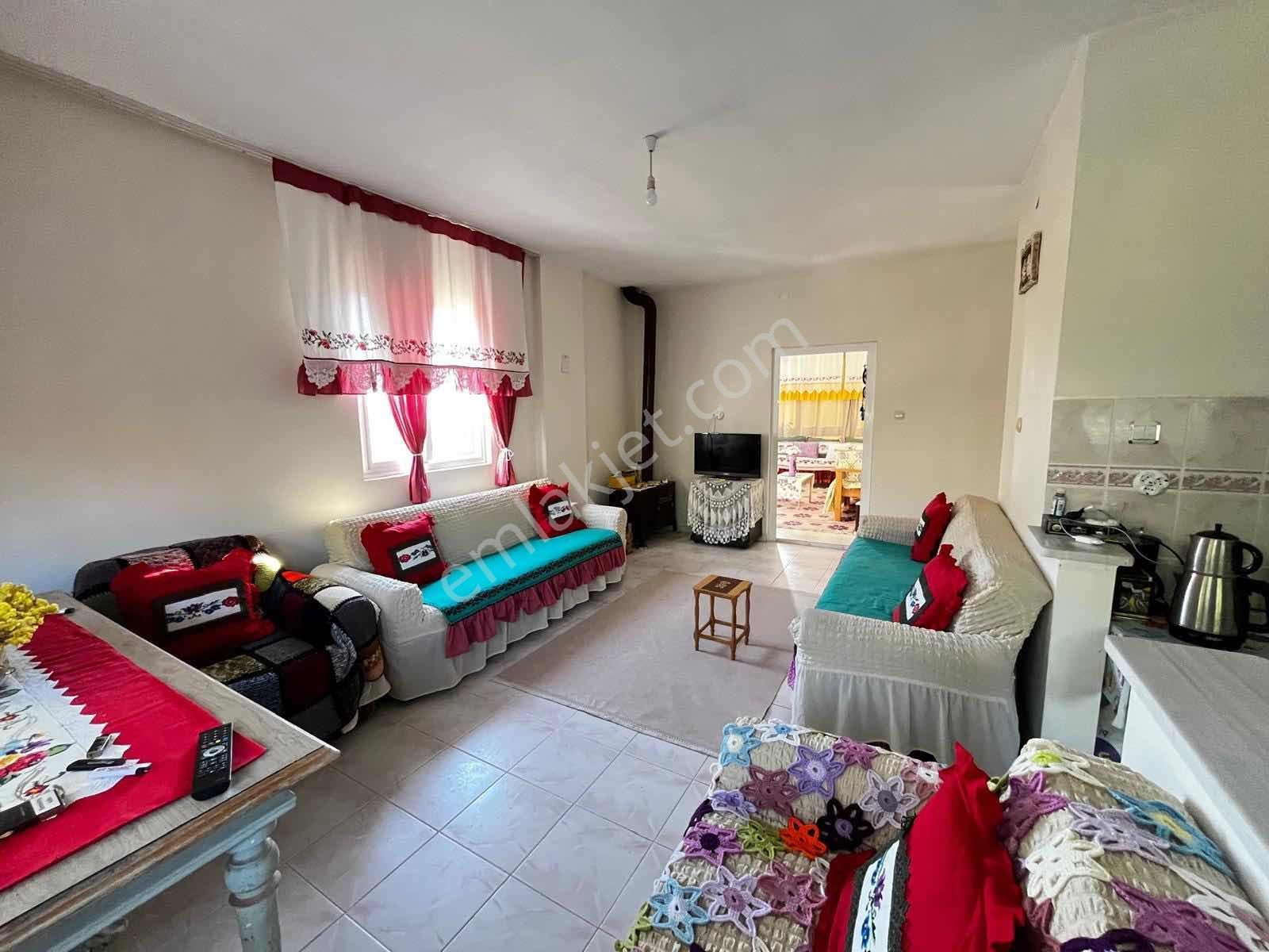 Yeniköy'de Masrafsız 3 Katlı Müstakil Ev 280 M² Arsa Üzerinde — fotoğraf 19