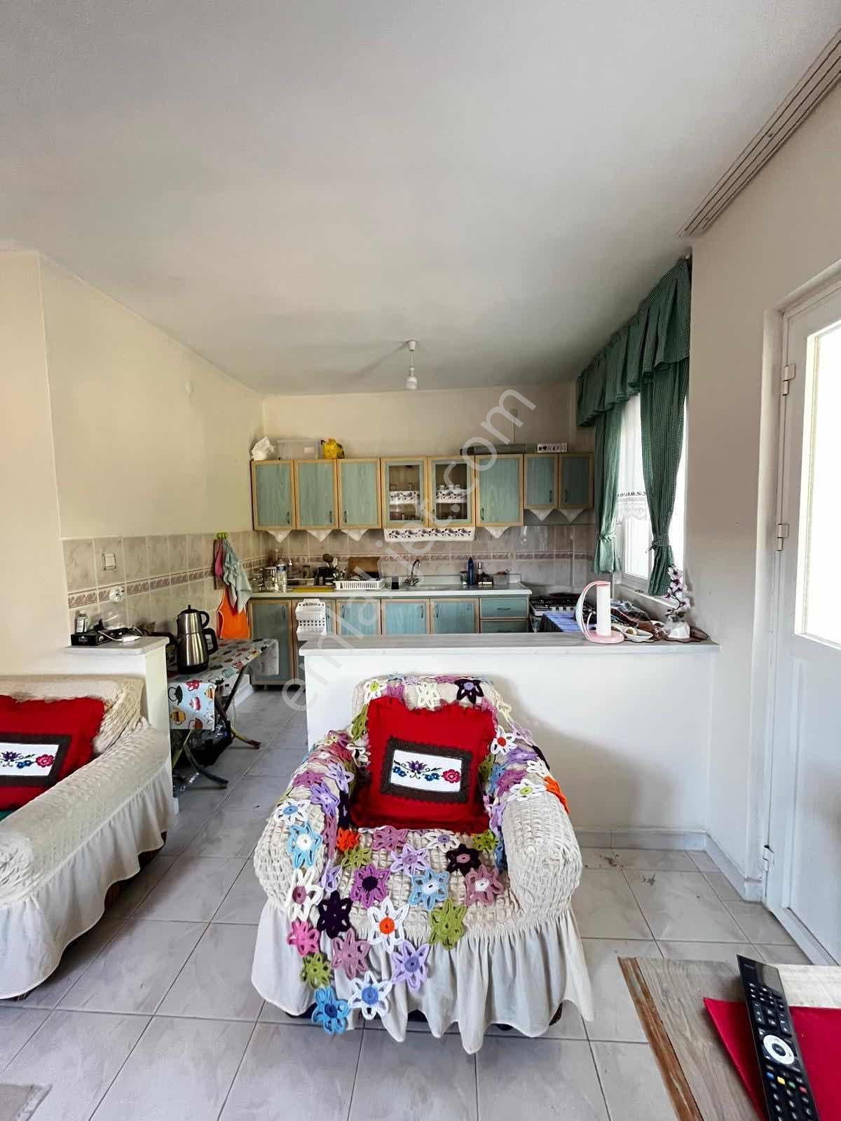 Yeniköy'de Masrafsız 3 Katlı Müstakil Ev 280 M² Arsa Üzerinde — fotoğraf 20