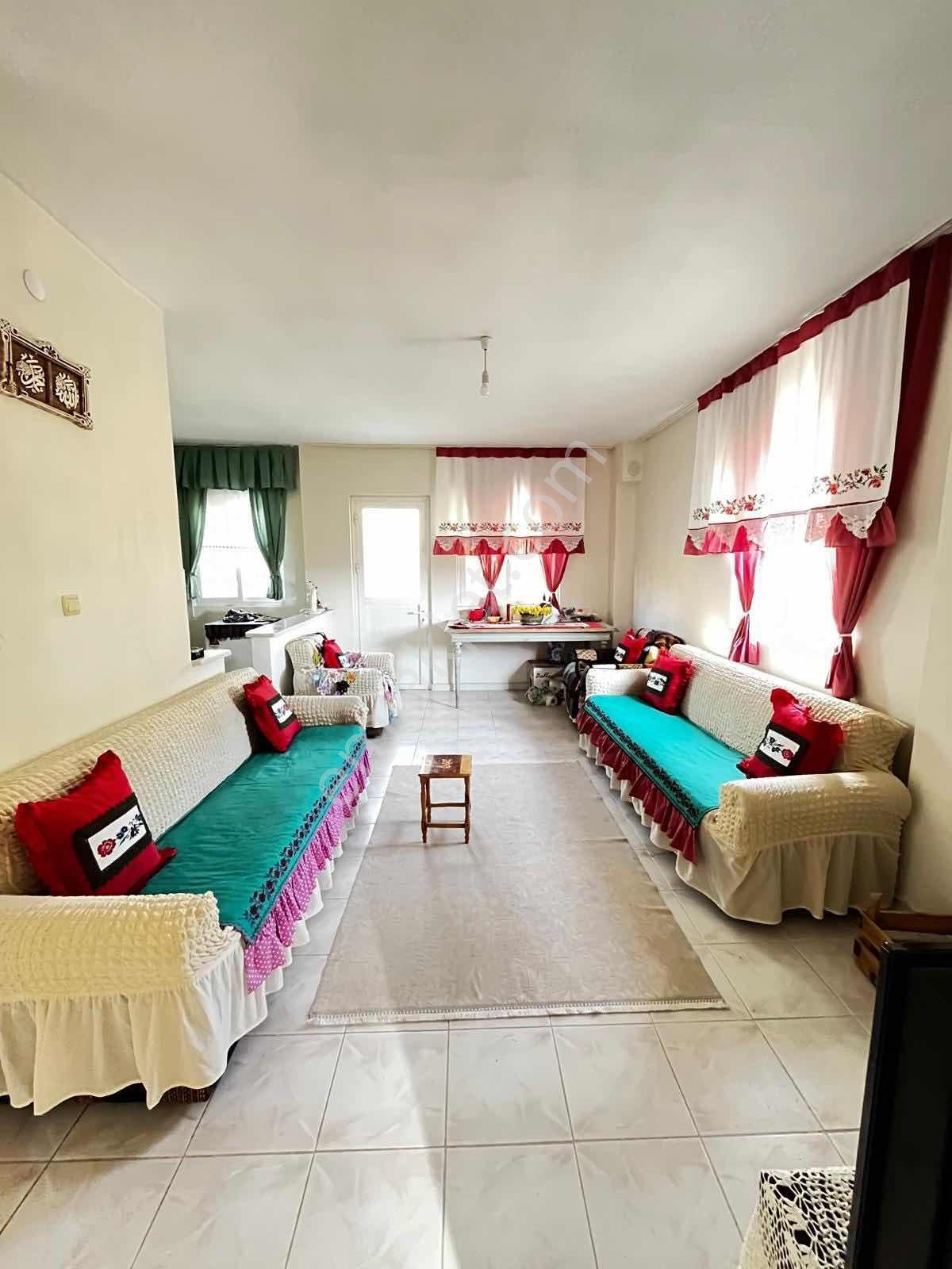Yeniköy'de Masrafsız 3 Katlı Müstakil Ev 280 M² Arsa Üzerinde — fotoğraf 26