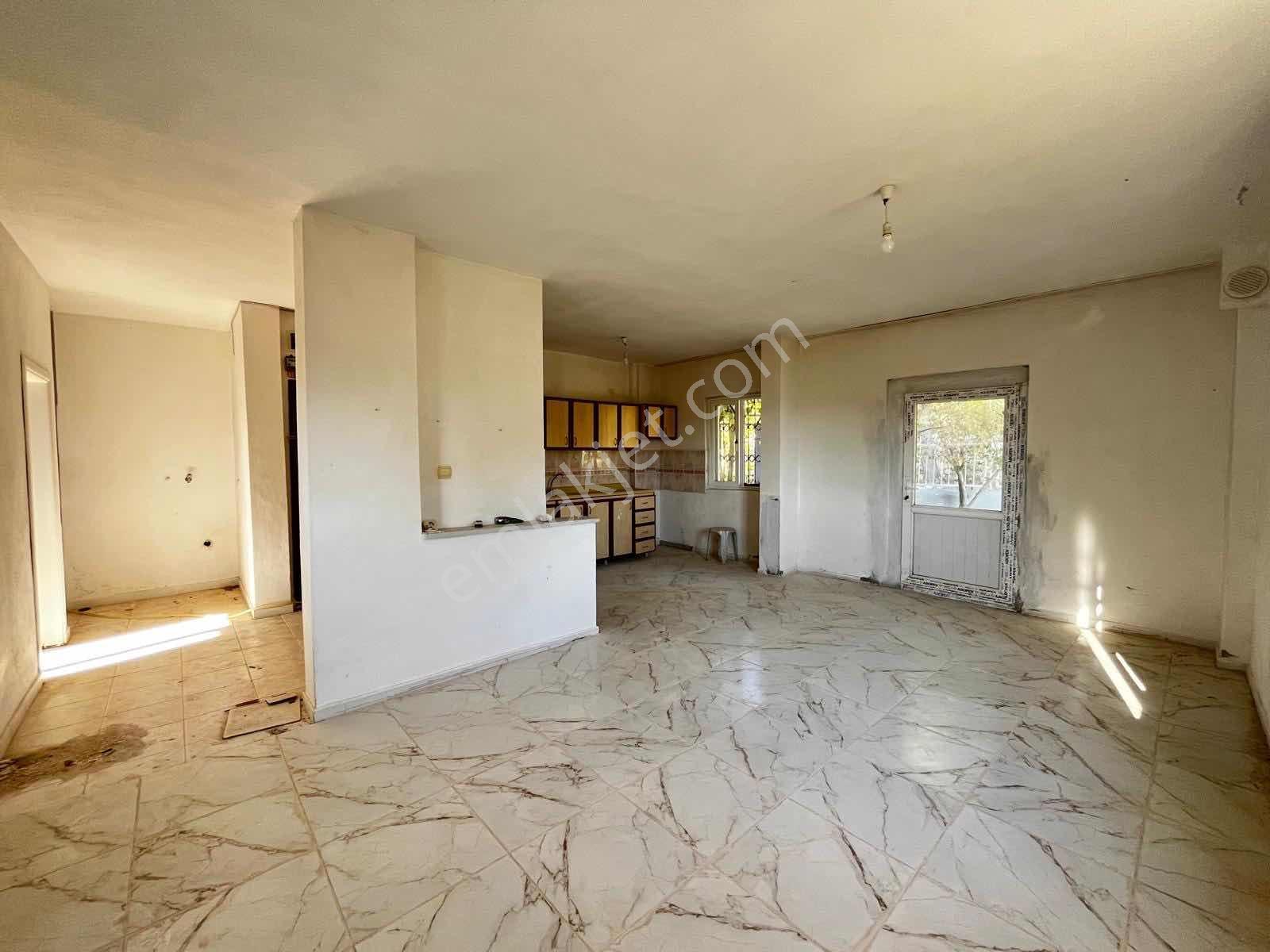 Yeniköy'de Masrafsız 3 Katlı Müstakil Ev 280 M² Arsa Üzerinde — fotoğraf 31