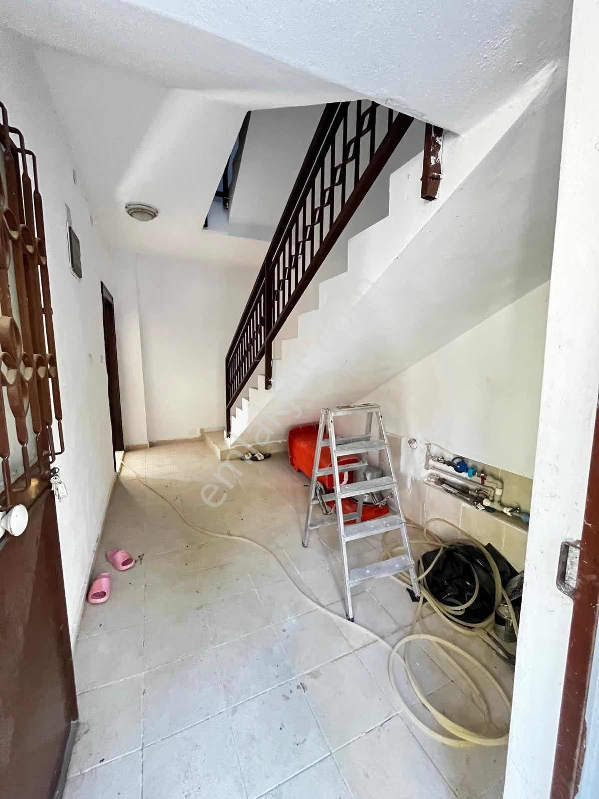 Yeniköy'de Masrafsız 3 Katlı Müstakil Ev 280 M² Arsa Üzerinde — fotoğraf 36