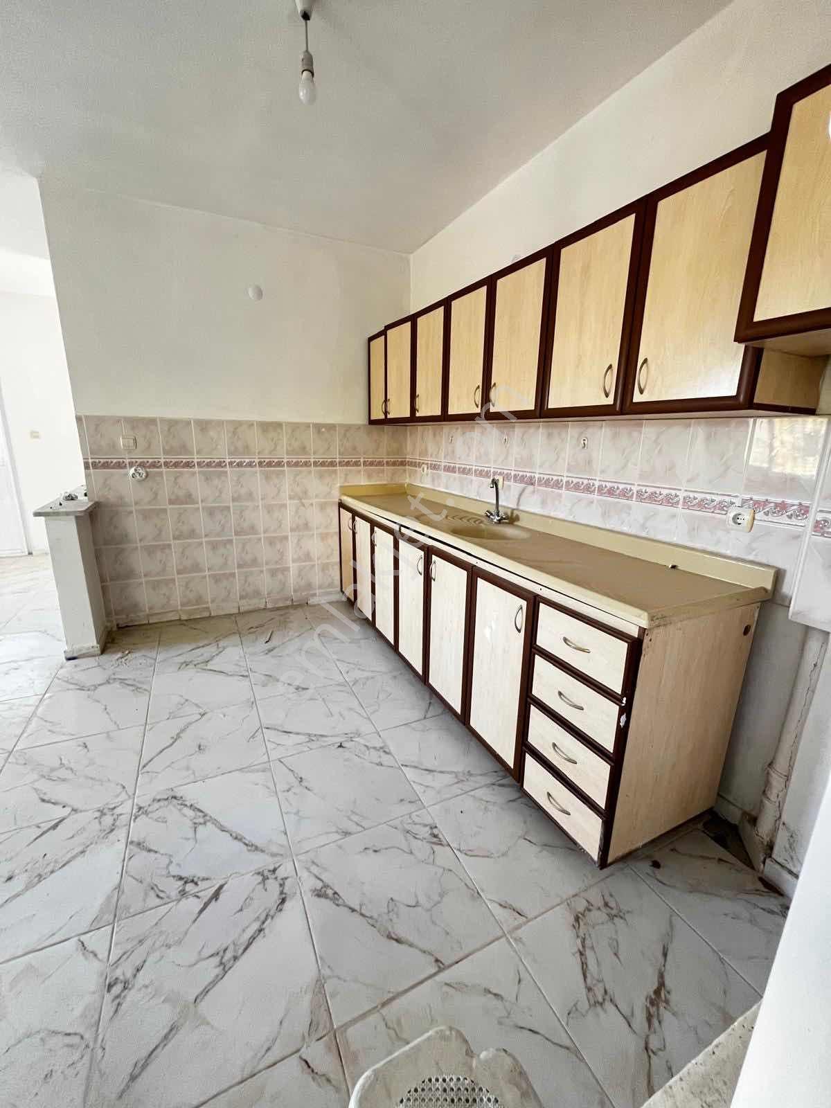 Yeniköy'de Masrafsız 3 Katlı Müstakil Ev 280 M² Arsa Üzerinde — fotoğraf 38