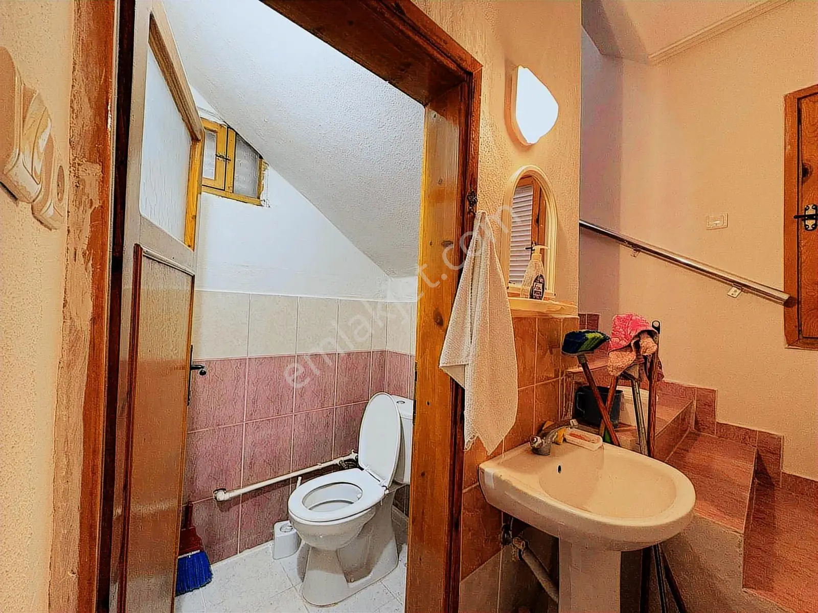 Gözne Sülüklüde Anayola Yakın Müstakil Bahçeli Ev — fotoğraf 14