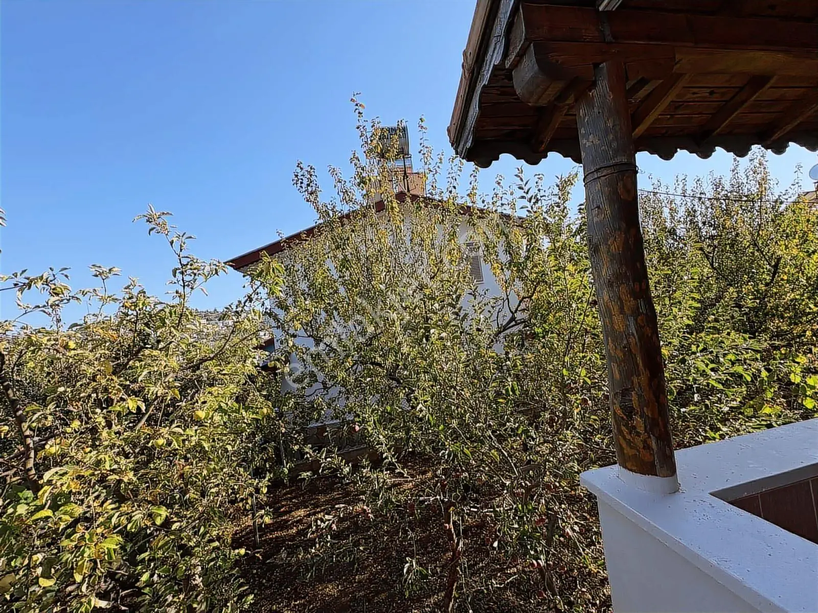 Gözne Sülüklüde Anayola Yakın Müstakil Bahçeli Ev — fotoğraf 18