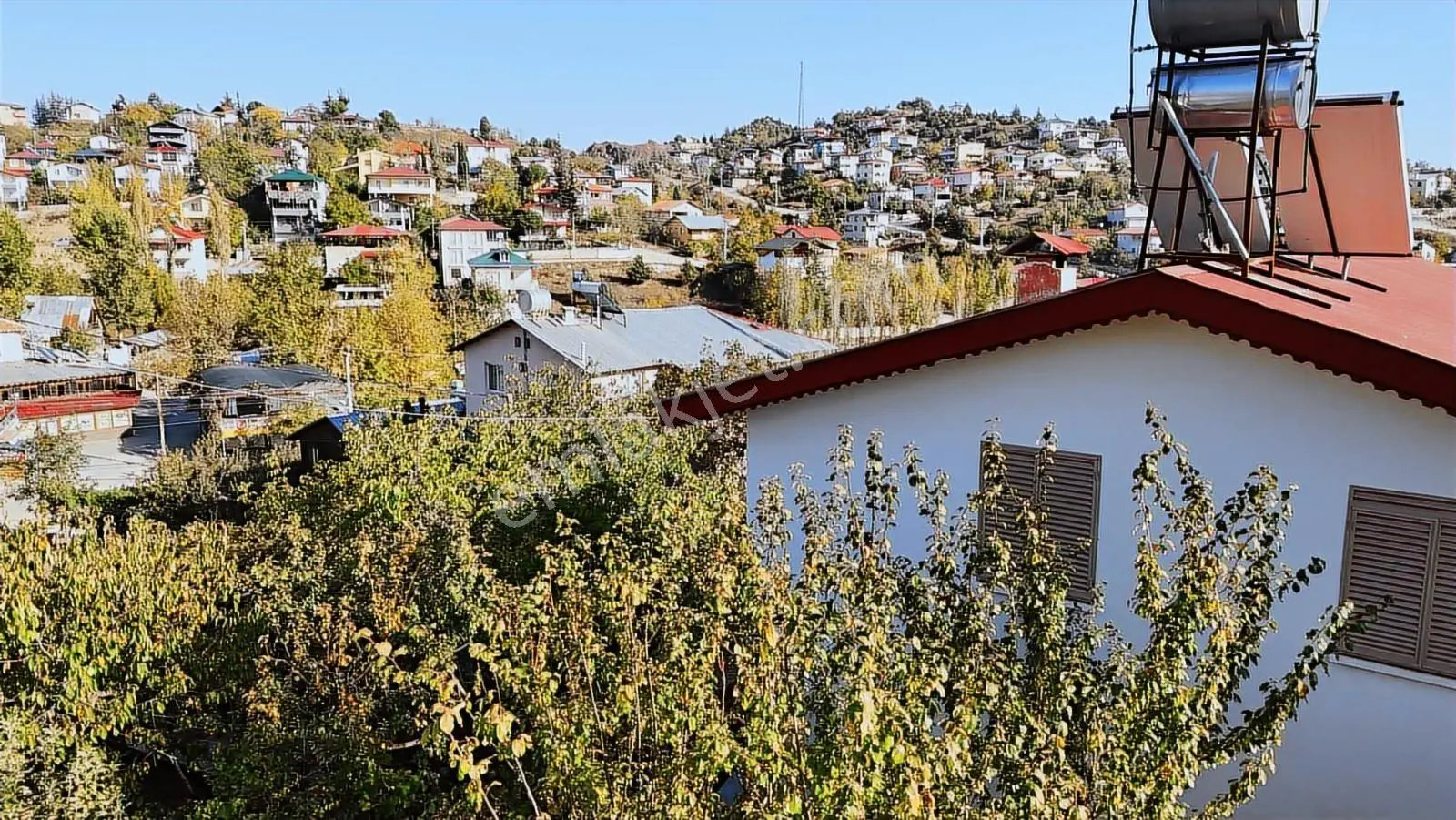 Gözne Sülüklüde Anayola Yakın Müstakil Bahçeli Ev — fotoğraf 22