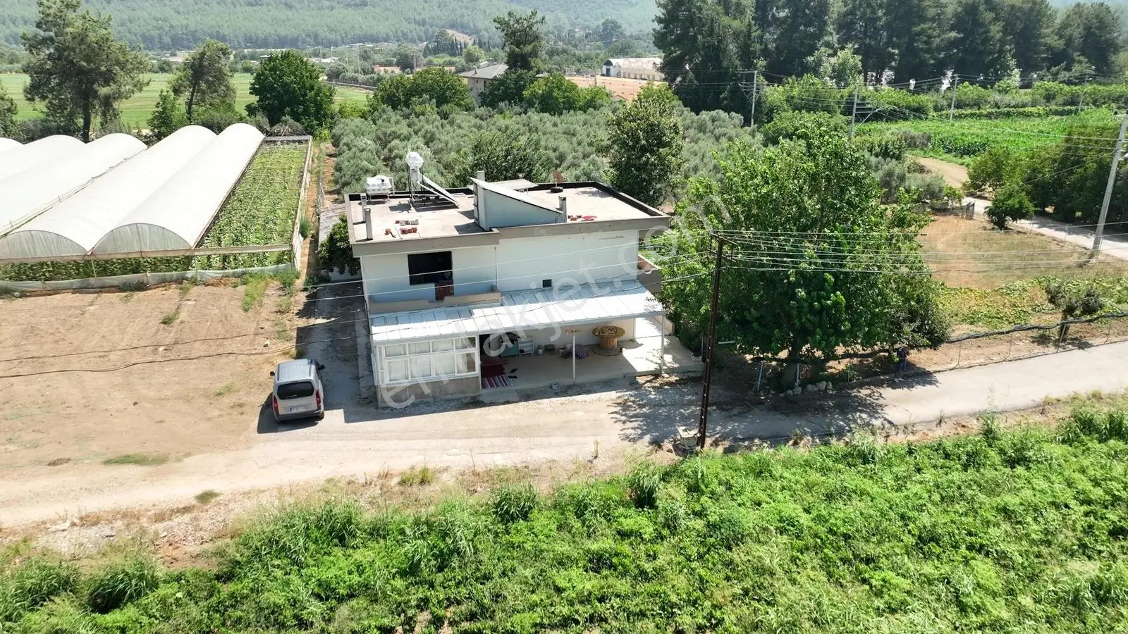 İçerisinde Müstakil Ev Bulunan 5 Dönümlük Verimli Arazi — fotoğraf 4