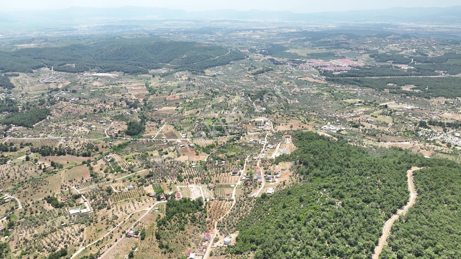 İzmir Buca Kırklarda 8.560 M² Alanlı, Yola 175 M Cepheli Arsa — fotoğraf 7