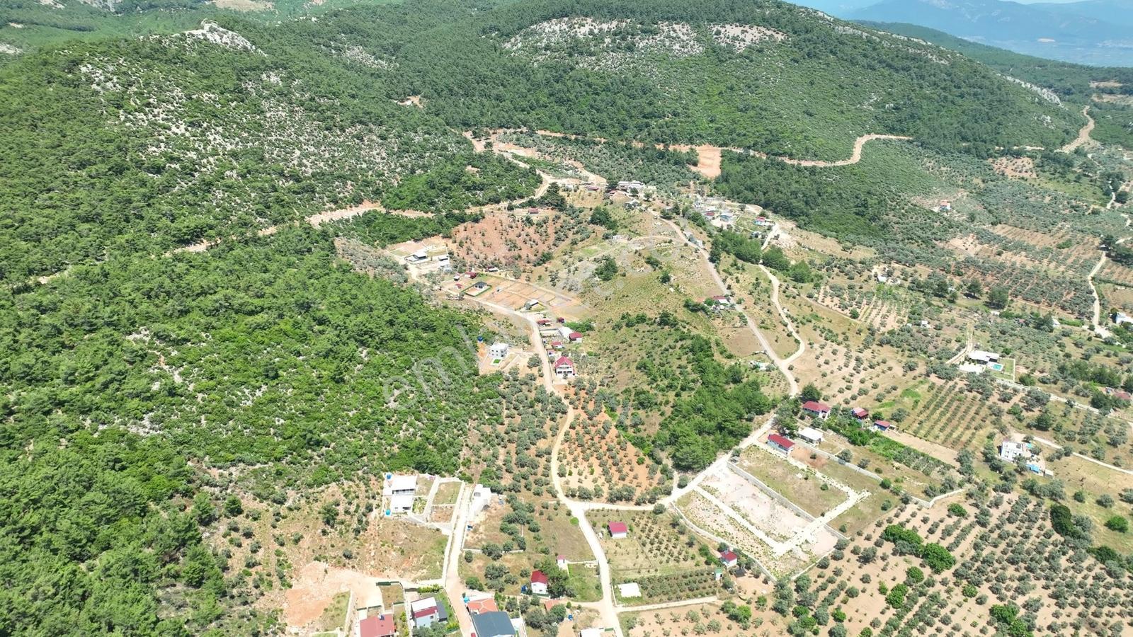 İzmir Buca Kırklarda 8.560 M² Alanlı, Yola 175 M Cepheli Arsa — fotoğraf 13