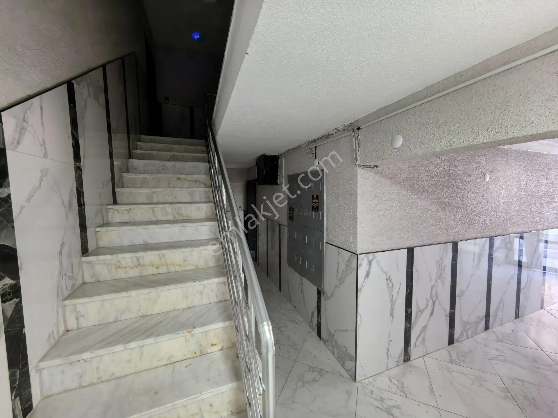 Didim Efeler’de Arka Cephe, Bahçe Kullanımlı Yenilenmiş 2+1 — fotoğraf 3