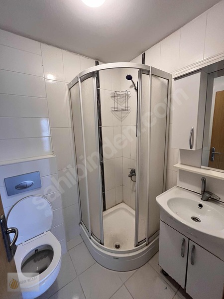 Tek Blok Sitede 2+1 Otoparklı Kiralık Daire — fotoğraf 8