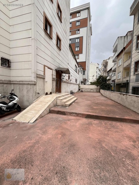 Tek Blok Sitede 2+1 Otoparklı Kiralık Daire — fotoğraf 15