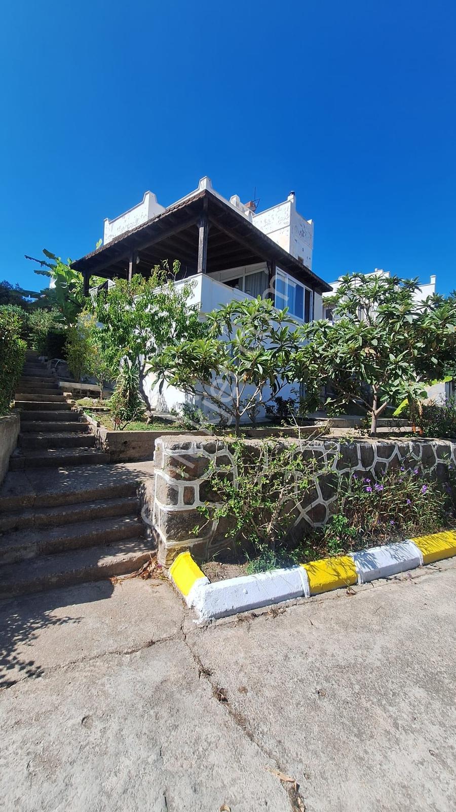 Marina Emlak'tan Satılık Akyarlarda Havuzlu Sitede 4+2 Müstakil — fotoğraf 3